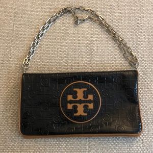 Tory Burch clutch perfect for summer!